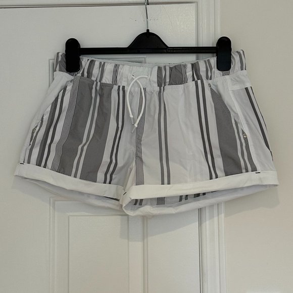 LULULEMON Grey and White Striped Shorts - Picture 1 of 4